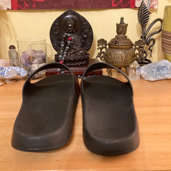 Gucci Pursuit 72 Pool Slides Slip-on Black Sandals Flip Flops Size 8M/9.5W - Picture 5 of 14